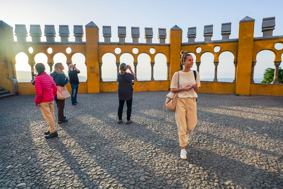 Cortile del Palácio da Pena nelle prime ore con pochi visitatori