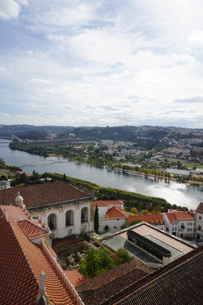 Penedo da Saudade — punkt widokowy z panoramą na rzekę Mondego