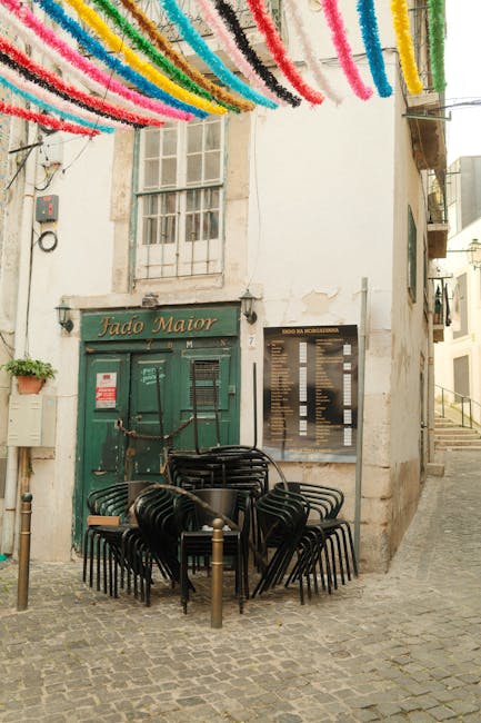 Esecuzione di fado studentesco in un caffè storico di Coimbra