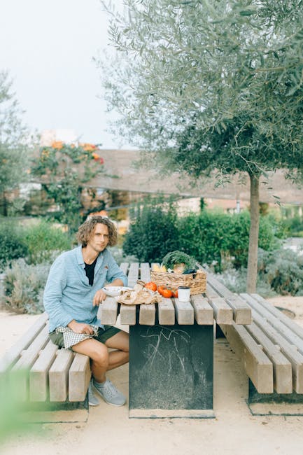 Traveler enjoying a gluten-free picnic at the University Garden in Coimbra