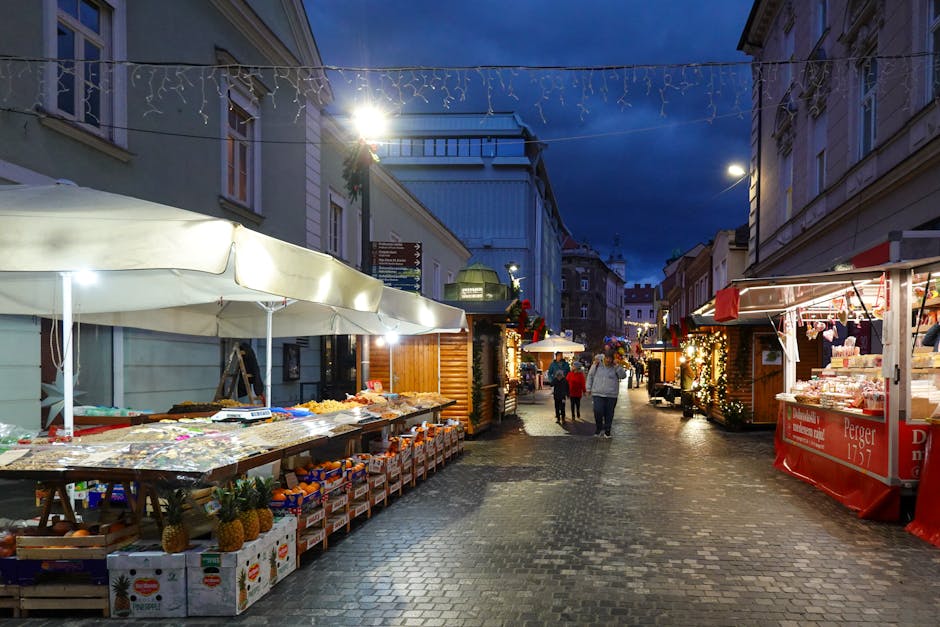 evening stroll in Plac Nowy with calm food stalls