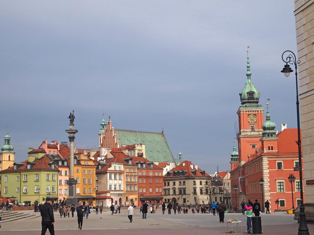 Collage Warschauer Highlights: Altstadt, Palast, Park, Fluss