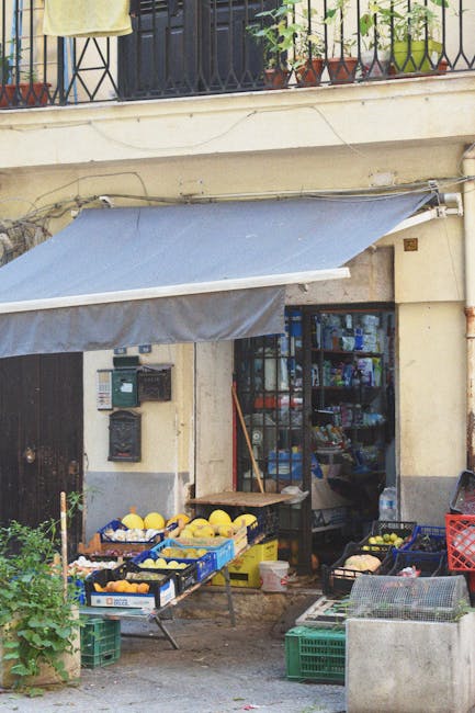 Kleine buurtmarkt met kraampjes in Genève