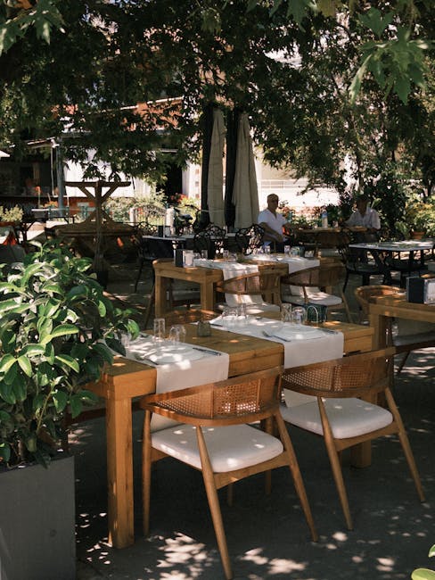 Buitenterras bistro in Carouge tijdens lunch