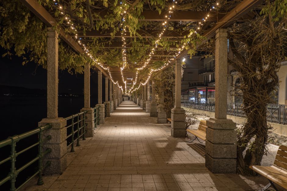 Houten bankje op Promenade de la Treille, oudste bank van Europa