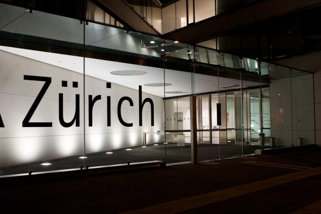 Notaufnahme eines Krankenhauses in Zürich bei Nacht