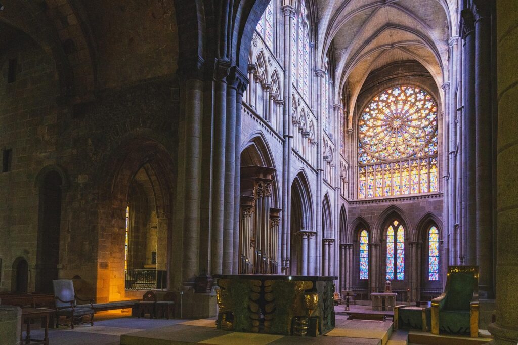Interieur van de Grossmünster, Münsterhof 2, Zürich