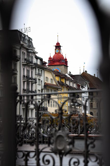 Altstadt von Luzern mit Uhrturm