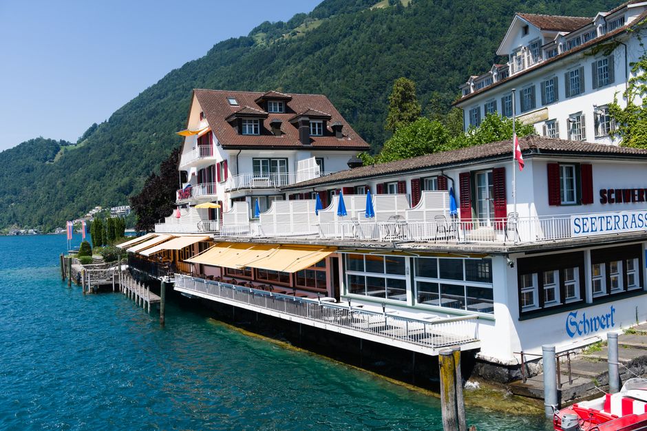 Modernes Restaurant am Seeufer in Luzern