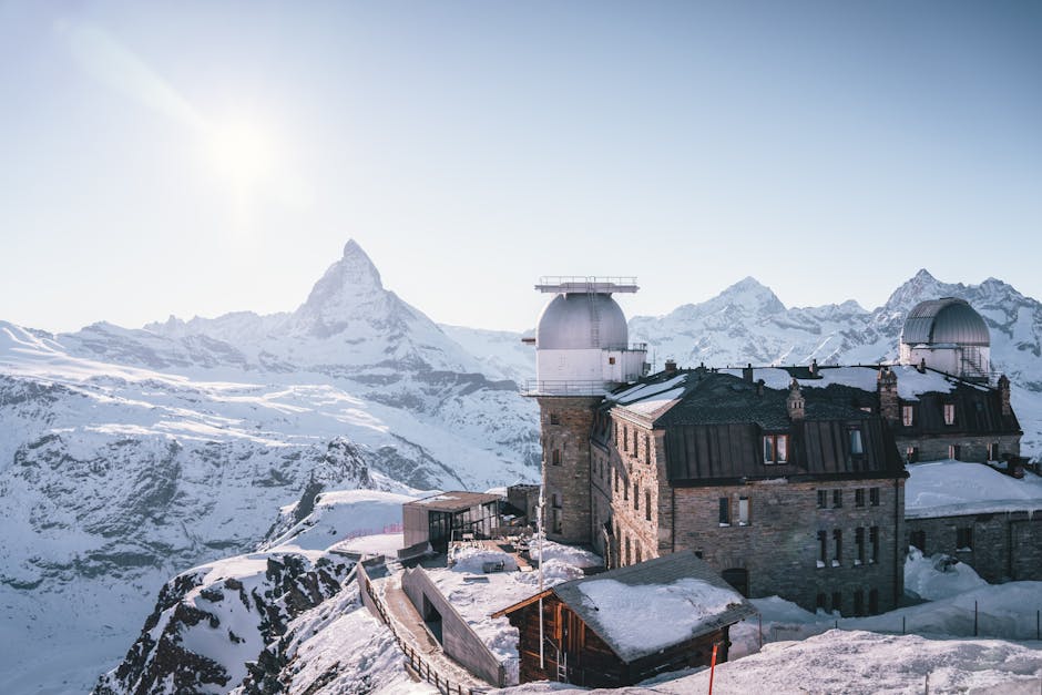 Piattaforma panoramica del Gornergrat con vista sul Matterhorn all'alba