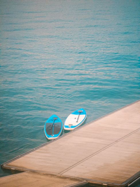 Paddle na jeziorze przy Ouchy latem